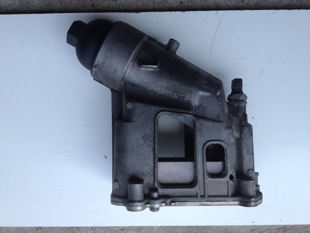 Ansamblu ( Carcasa ) filtru ulei BMW X3 COD MOTOR N47D20A