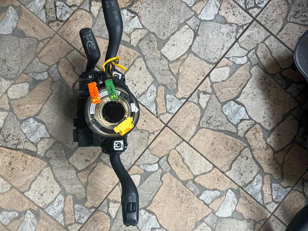 ANSAMBLU MANETE CU SPIRA VOLAN 1K0959653D AUDI A3 8P 2008