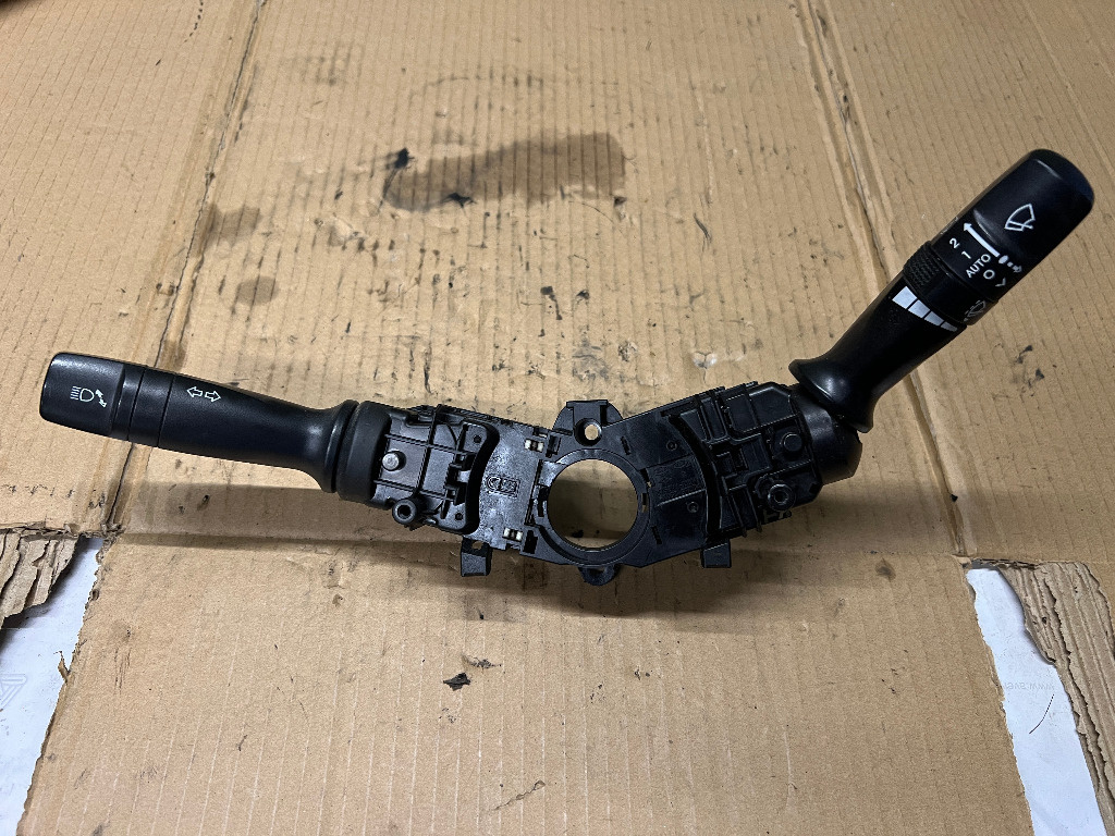 Ansamblu manete stergator si semnalizare Hyundai I40 1.7 Crdi 2016 - Cod 93410-3Z200 93420-2Y610