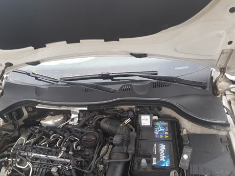 Ansamblu stergator cu motoras Volkswagen Passat B7 2012 berlina 1.6 tdi