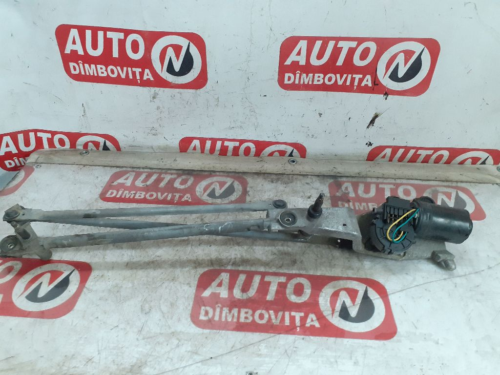 ANSAMBLU Stergator CU MOTORAS FORD FOCUS 2001 OEM:084323.