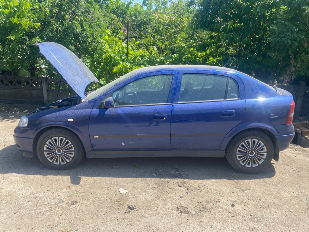 Ansamblu stergator cu motoras Opel Astra