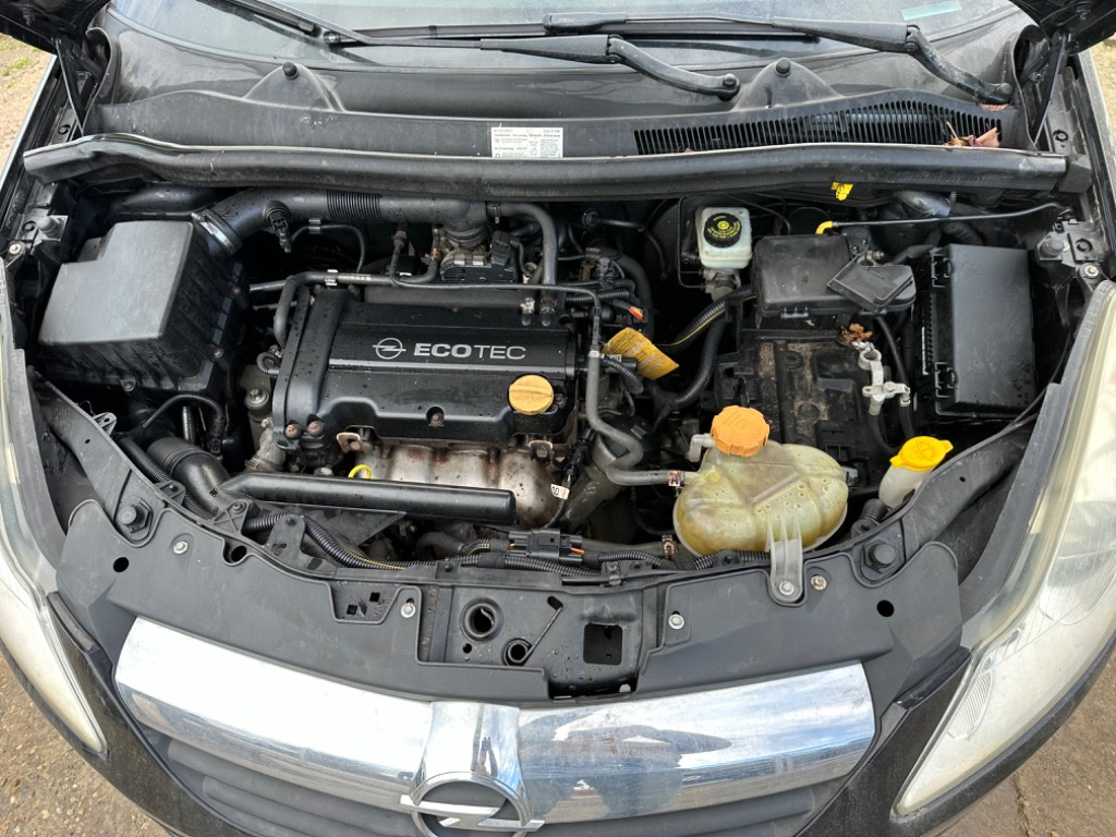 Ansamblu stergator cu motoras Opel Corsa