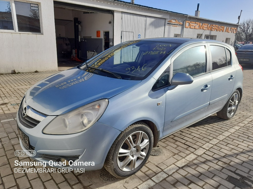 Ansamblu stergator cu motoras Opel Corsa D 2007 hatchback 1.3 diesel