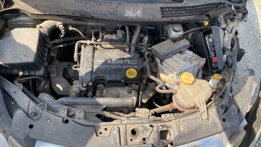 Ansamblu stergator cu motoras Opel Corsa
