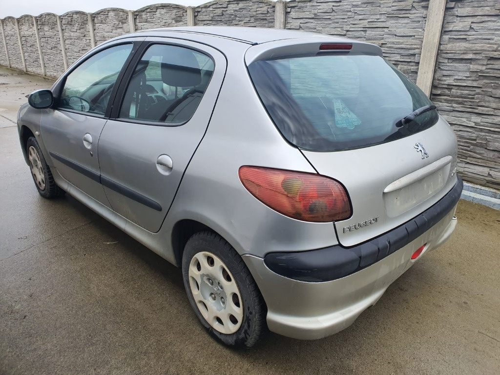 Ansamblu stergator cu motoras Peugeot 206 2004 4 usi 1.4 hdi