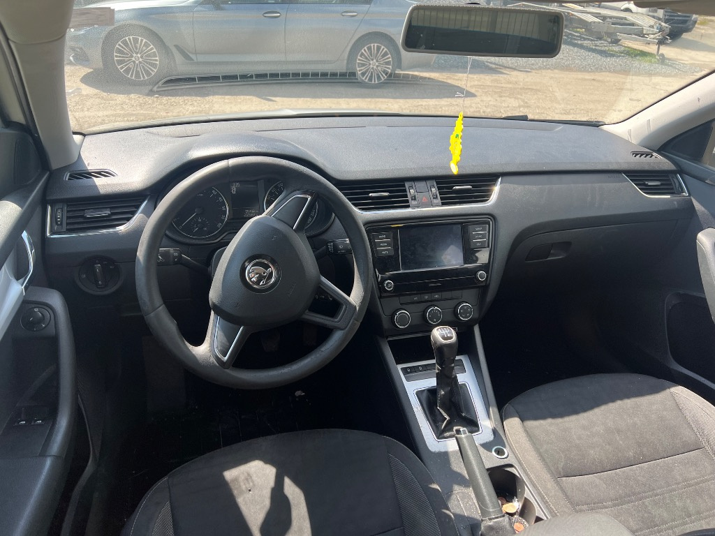 Ansamblu stergator cu motoras Skoda Octa