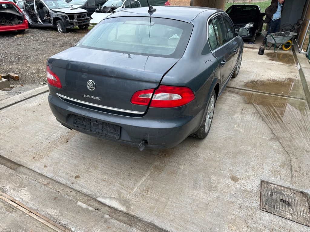Ansamblu stergator cu motoras Skoda Supe