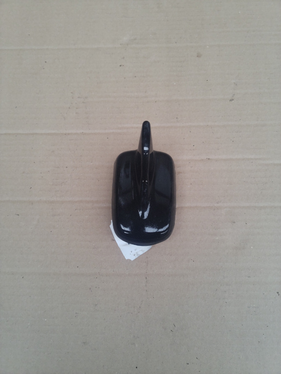 Antena gps(codita de rechin) Audi A1 an 2023 DLAC 70 kW / 95 CP 999 cmc / 1.0L BENZINA cod piesa 4m0035503r