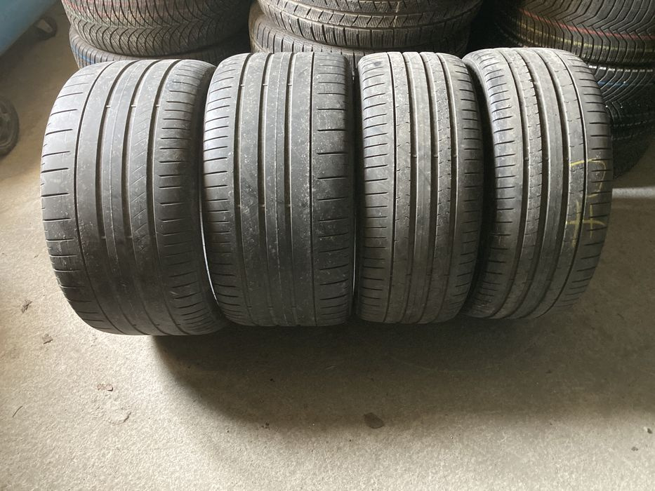 Anvelope Pirelli set 305/30 R21 , 255/35 R21 Dot 2022