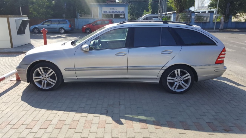 Apărătoare noroi stânga spate Mercedes c class 