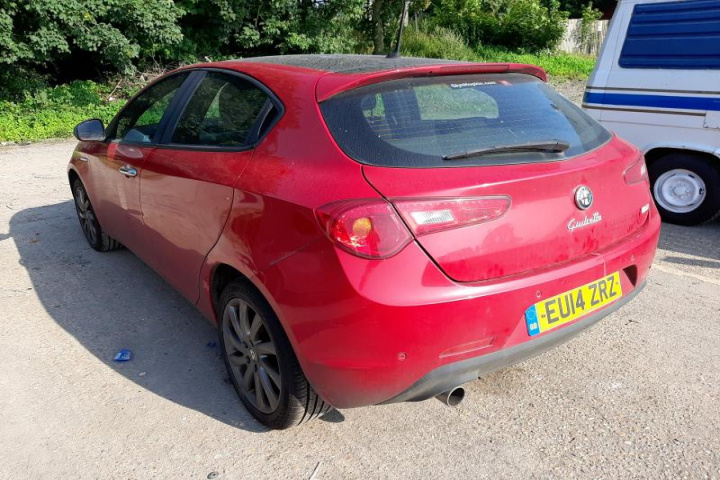 Aparatoare noroi fata stanga Alfa Romeo 