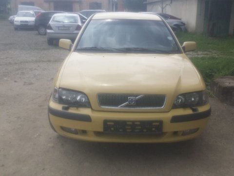 Aparatoare noroi spate dreapta Volvo S40 [facelift] [2000 - 2004] Sedan 1.9 TD MT (102 hp)