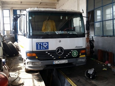 Arc fata - Mercedes-Benz Atego 815 L, an 2001