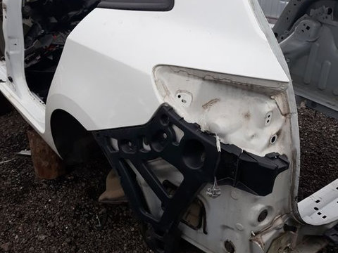 Aripă stânga spate Renault Megane 3 break