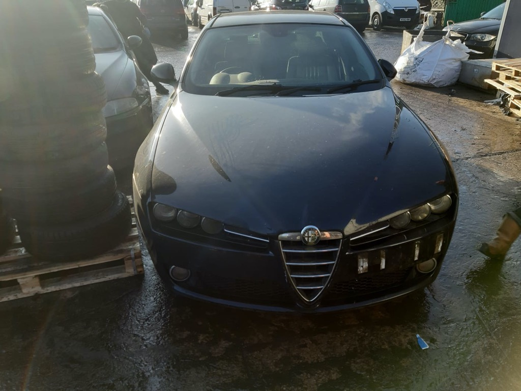 Aripa Alfa Romeo 159 2008