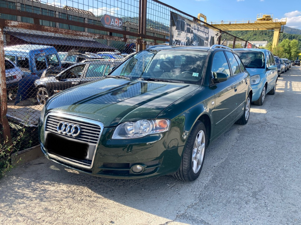 Aripa dreapta fata Audi A4 B7 2007 Combi 1.8