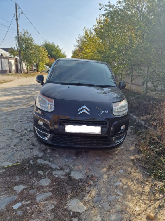 Aripa dreapta fata Citroen C3 Picasso 2010 MONOVOL