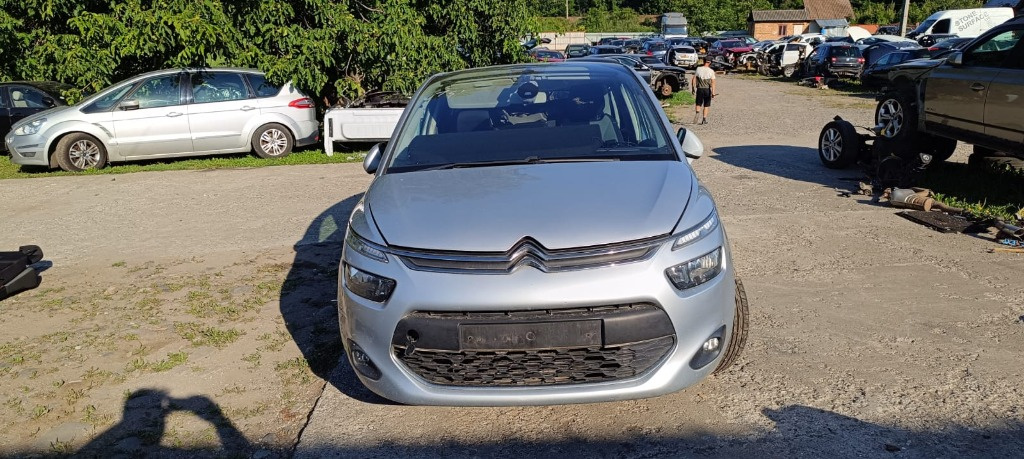 Aripa dreapta fata Citroen C4 Picasso 2 2013 HATCH