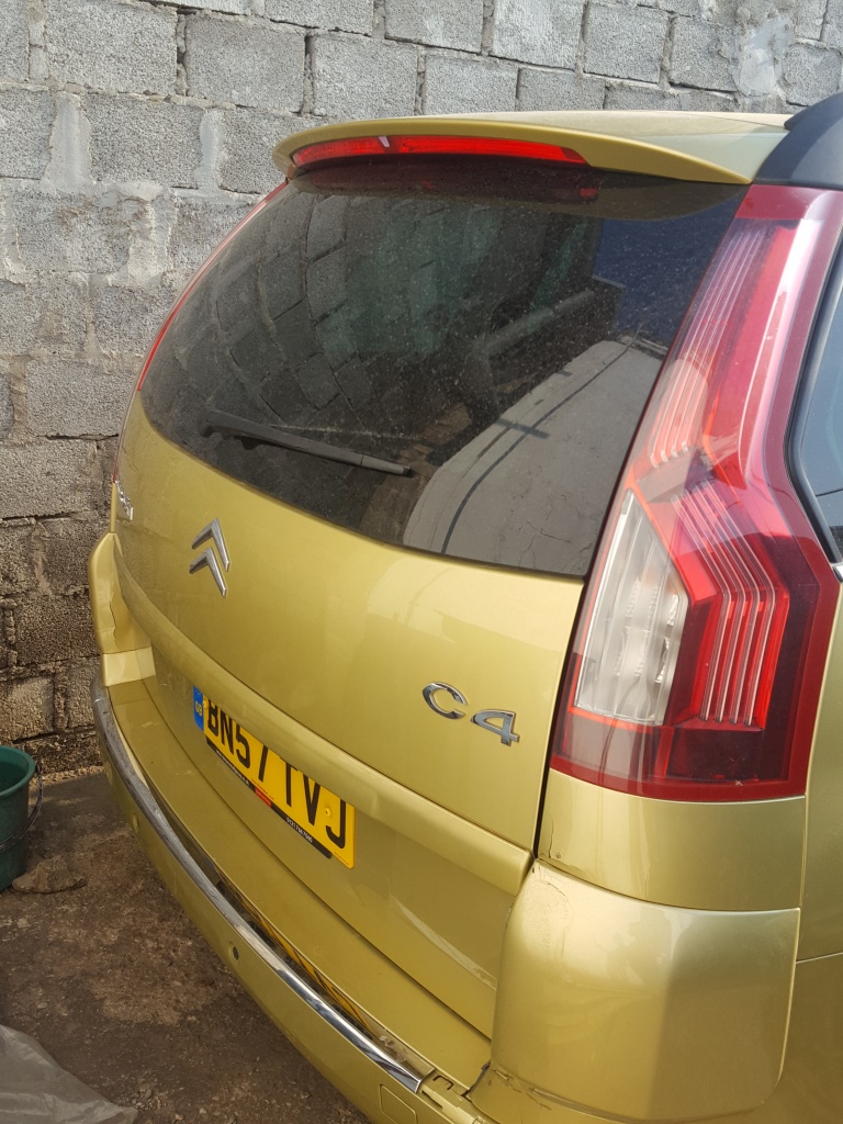 Aripa dreapta fata Citroen C4 Picasso 20