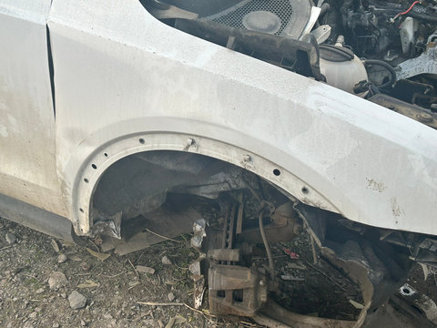 Aripa Dreapta Fata Cu Defect Audi Q3, 2015
