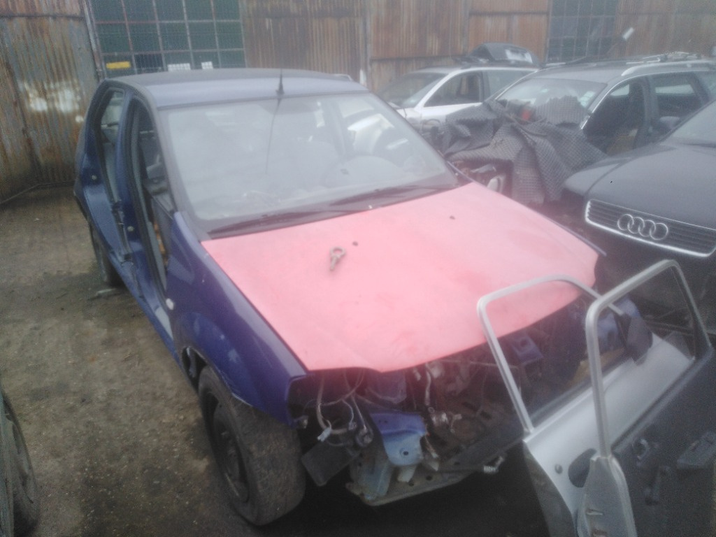 Aripa dreapta fata Dacia Logan 2005 Seda