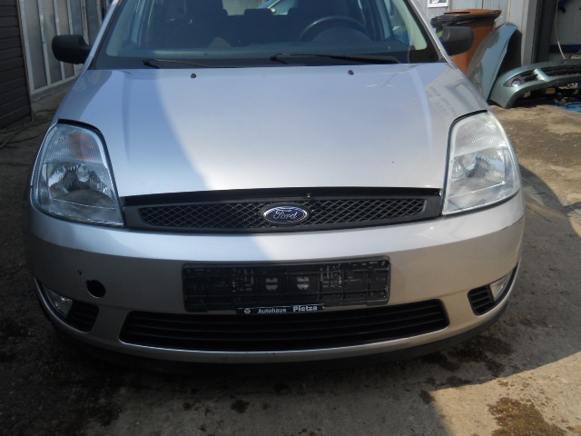 Aripa dreapta fata Ford Fiesta 2002 Hatchback 1.6