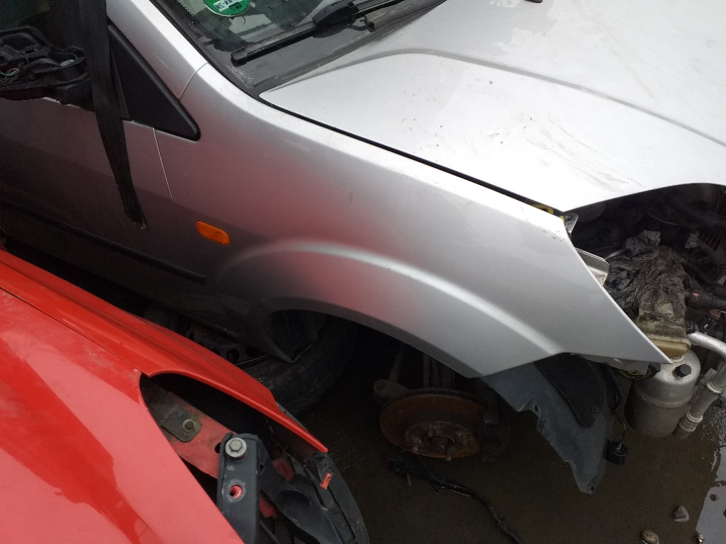 Aripa dreapta fata ford fiesta