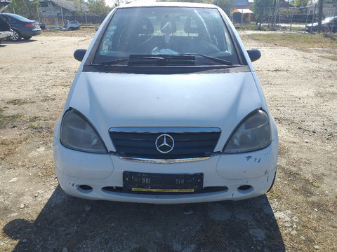 Aripa dreapta fata Mercedes A-Class W168 2001 hatchback 1.7 diesel