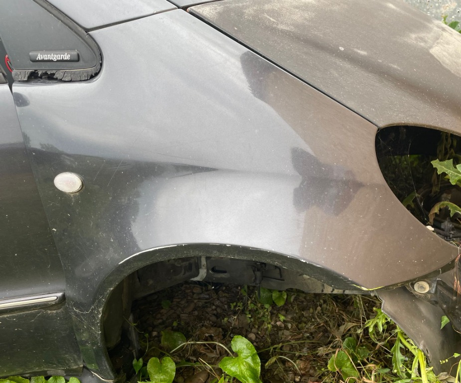 Aripa dreapta fata Mercedes A-Class W168 an 2002 culoare gri inchis