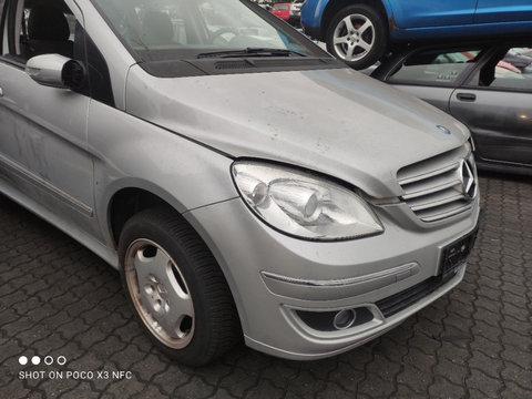 Aripa Dreapta Fata Mercedes B Class W245