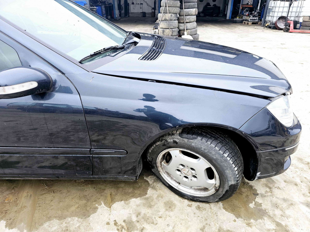 Aripa dreapta fata Mercedes Clasa C (W204) [Fabr 2
