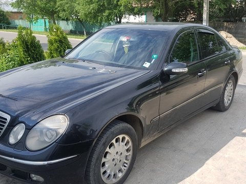 Aripa dreapta fata Mercedes E-CLASS W211 2004 Berlina 2.2