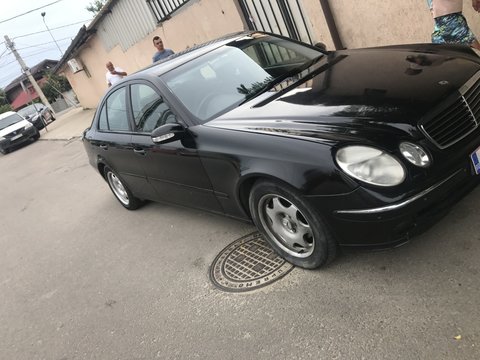 Aripa dreapta fata Mercedes e class w211