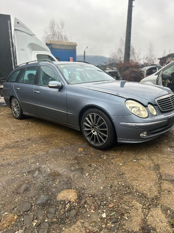 Aripa dreapta fata Mercedes E-Class W211