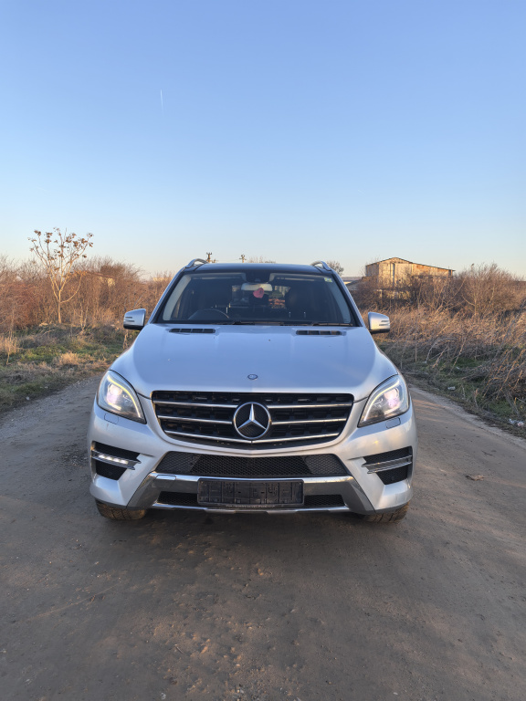 Aripa dreapta fata Mercedes M-Class W166 2015 Berlina jeep 2.2