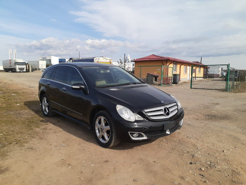 Aripa dreapta fata Mercedes R class an 2009