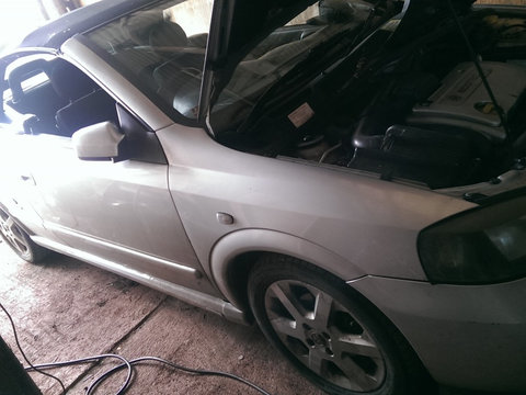 Aripa dreapta fata Opel Astra G