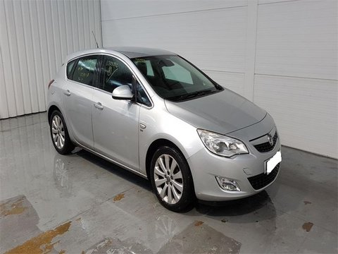 Aripa dreapta fata Opel Astra J 2010 Hacthback 1.3 CDTi