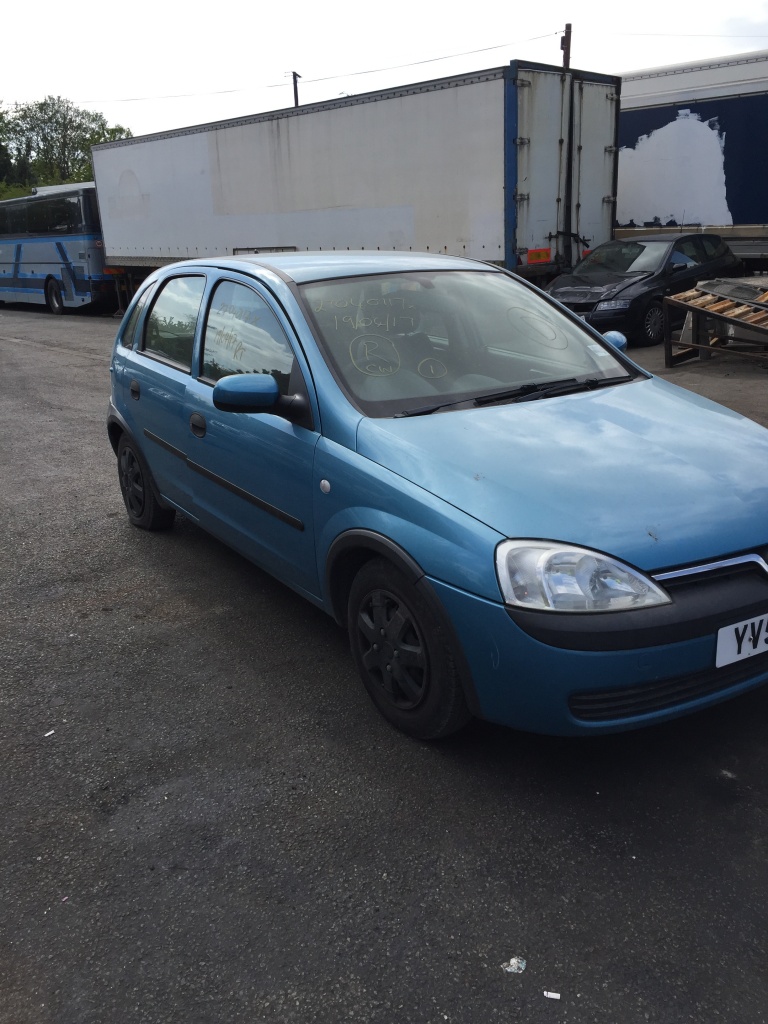 Aripa dreapta fata Opel Corsa C cod culoare Z20N