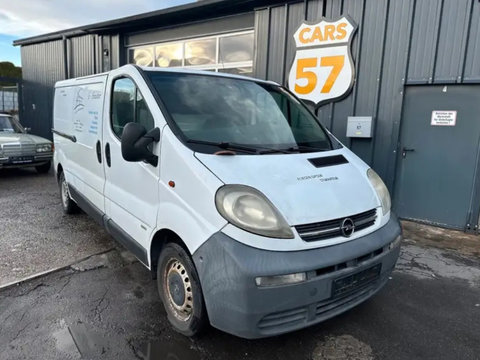 Aripa dreapta fata Opel Vivaro 2004 1,9 1,9