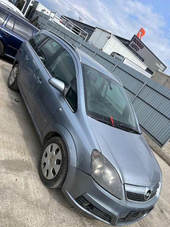 Aripa dreapta fata Opel Zafira B 2007 Ha