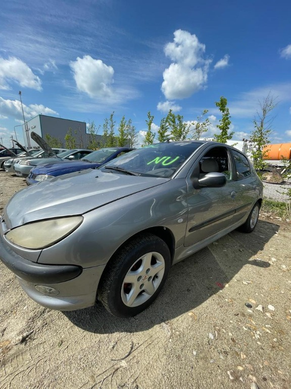 Aripa dreapta fata Peugeot 206 2004 Hatc