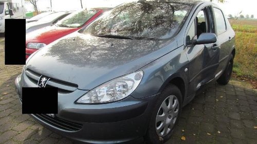 Aripa dreapta fata Peugeot 307 2005 hatc