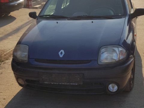 Aripa dreapta fata Renault Clio 2 1999 BERLINA 1.4B