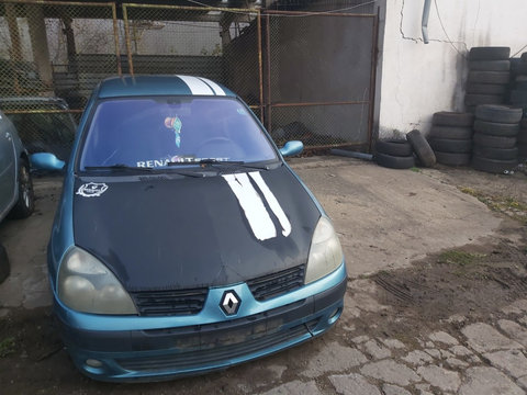 Aripa dreapta fata Renault Clio 2005 BERLINA CU Haion 1.5