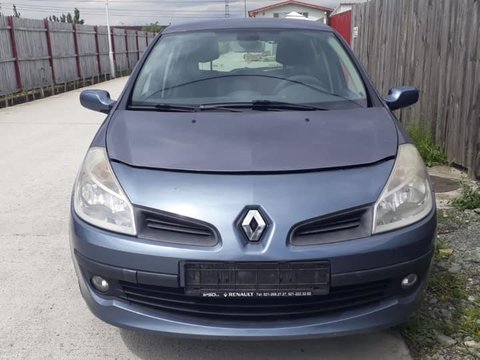 Aripa dreapta fata Renault Clio III 2008 HATCHBACK 1.4 B