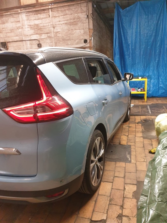 Aripa dreapta fata Renault Grand Scenic 