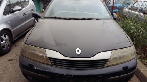 Aripa dreapta fata Renault Laguna 2004 b