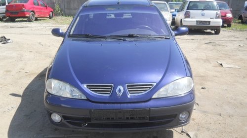 Aripa dreapta fata Renault Megane 2003 B